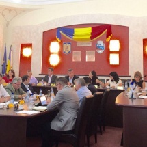 RÂMNICU VÂLCEA: Patru consilieri municipali vizitează Barcelona şi Valencia pe banii râmnicenilor