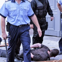 Poliţist din Vâlcea, trimis în judecată pentru purtare abuzivă! „Miliţianul” a agresat un minor!