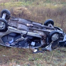 ACCIDENT pe DN7: Un bulgar vitezoman s-a răsturnat cu autoturismul la Râmnicu Vâlcea!