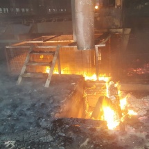 FOTO: Incendiu devastator la o fabrica de cherestea din Valcea