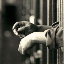 Închisoare pentru un tânăr din Vâlcea care a plecat la plimbare cu un autoturism furat