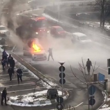FOTO/VIDEO: INCENDIU la RIVER PLAZA MALL în Râmnicu Vâlcea. O mașină a luat foc