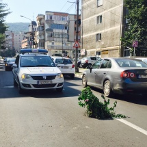 FOTO: Trafic îngreunat pe strada Matei Basarab din cauza unei gropi