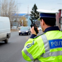 Poliţiştii în acţiune la Drăgăşani: Amenzi date, permise reţinute şi un dosar penal