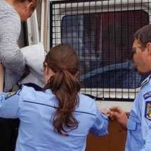 OFICIAL! Închisoare cu executare pentru femeia care susținea că, în schimbul unor mii de euro, poate face rost de certificate de handicap