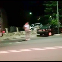 VIDEO. ACCIDENT în RÂMNICU VÂLCEA. Un tânăr de 19 ani a intrat cu mașina în gardul cimitirului