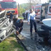 FOTO. ACCIDENT GRAV la ȘIRINEASA. Trei victime transportate la spital