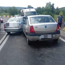 FOTO. O șoferiță din Vâlcea a provocat un accident pe DN 1