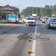 FOTO. ACCIDENT la BĂBENI. Biciclist rănit grav