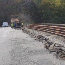 ȚARA LOVIȘTEI: Podul de pe DJ 703 M Perișani – Cornet a intrat în reabilitare