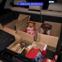 FOTO. Peste 200 de petarde au fost confiscate de polițiști în Vâlcea