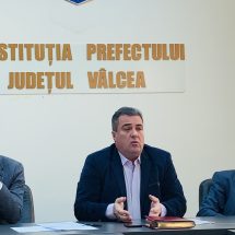 DEZASTRU: Prefectul Costea a lăsat primăriile din Vâlcea fără bani