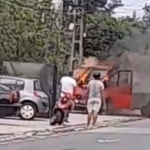 VIDEO. O camionetă a luat foc în trafic la Vlădești