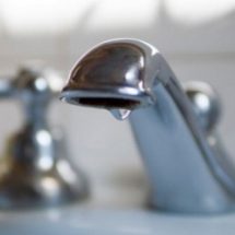 APAVIL anunță întreruperea furnizării apei potabile în Ostroveni