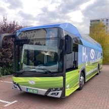 FOTO – Un autobuz alimentat cu hidrogen, în teste pe liniile ETA din Râmnic