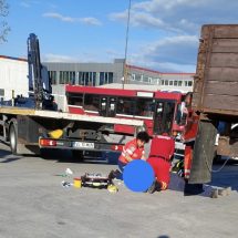 UPDATE/FOTO. ACCIDENT de MUNCĂ la ETA Râmnicu Vâlcea. Un bărbat a murit prins între vehicule