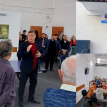 FOTO – Primarul Mircia Gutău a vizitat recent modernizatul Club al Pensionarilor din Ostroveni