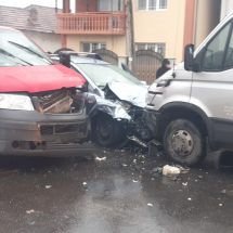 FOTO: ACCIDENT cu victime la OLANU. Două persoane transportate la spital…