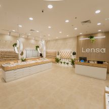 Retailerul de optică Lensa deschide al doilea magazin din Râmnicu Vâlcea și oferă clienților consultații optometrice gratuite