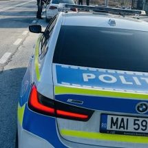 HOȚI FĂRĂ NOROC! Doi tineri au fost surprinși de polițiști în timp ce încercau să fure bunuri dintr-o mașină