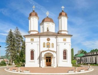 LIPSĂ ACUTĂ de preoți în județul Vâlcea. 11 posturi vacante. Lista completă