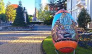 FOTO: Municipalitatea a pregătit Râmnicul pentru Sărbătorile de Paști. Care sunt cele mai „instagramabile” locuri din oraș