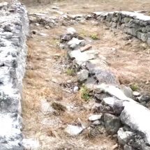 VIDEO: Locul de care niște inconștienți și-au bătut joc furând pietre pentru a face cotețe de porci va deveni un nou punct turistic pe harta județului Vâlcea