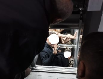 FOTO: Liftul buclucaș! Patru persoane au rămas blocate